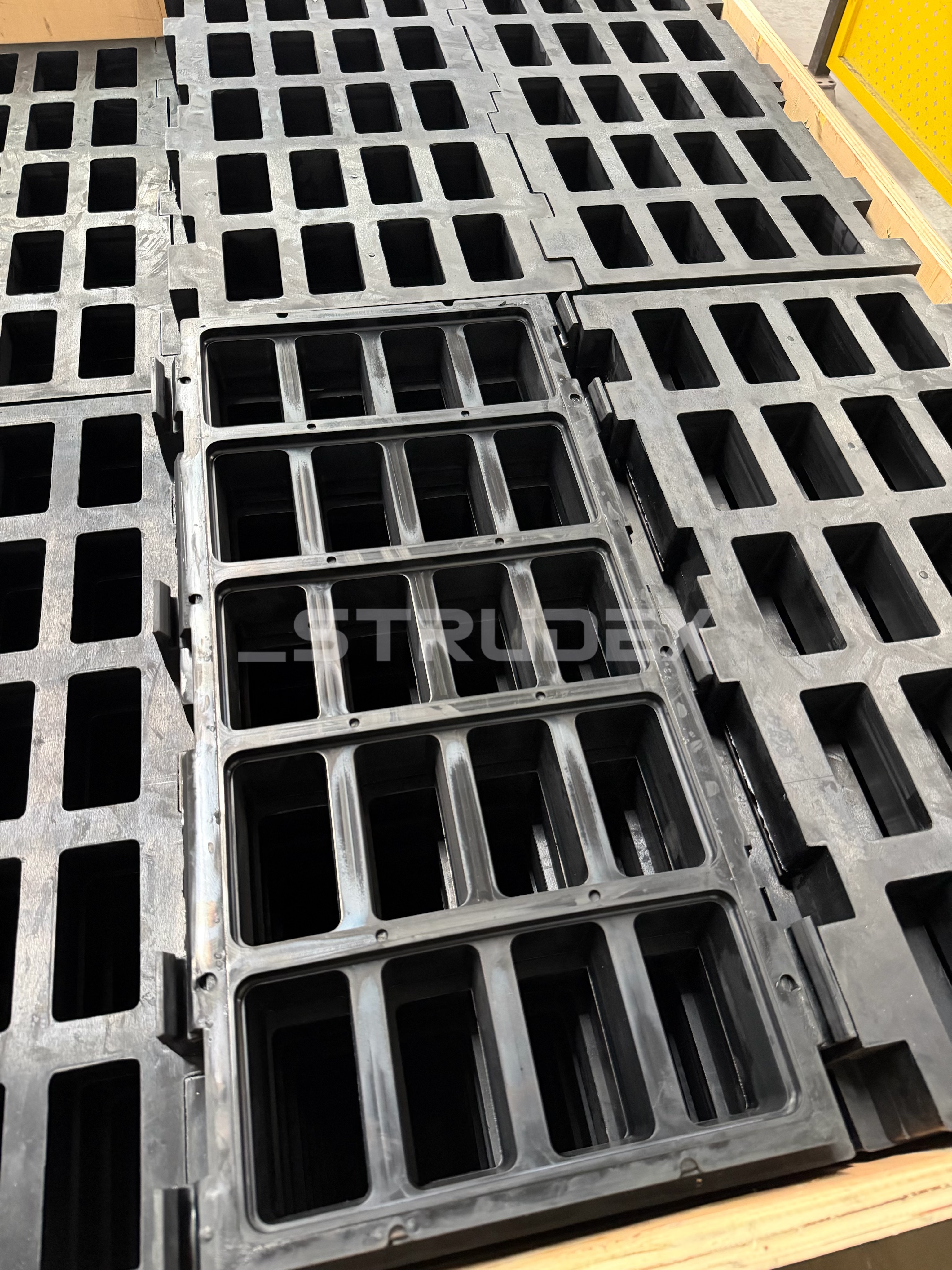 Strudex 45x95mm Snap-On Rubber Screen Panels: Efficiency Redefined