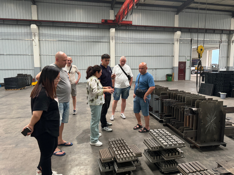 Russian customers visit Strudex factory.jpg