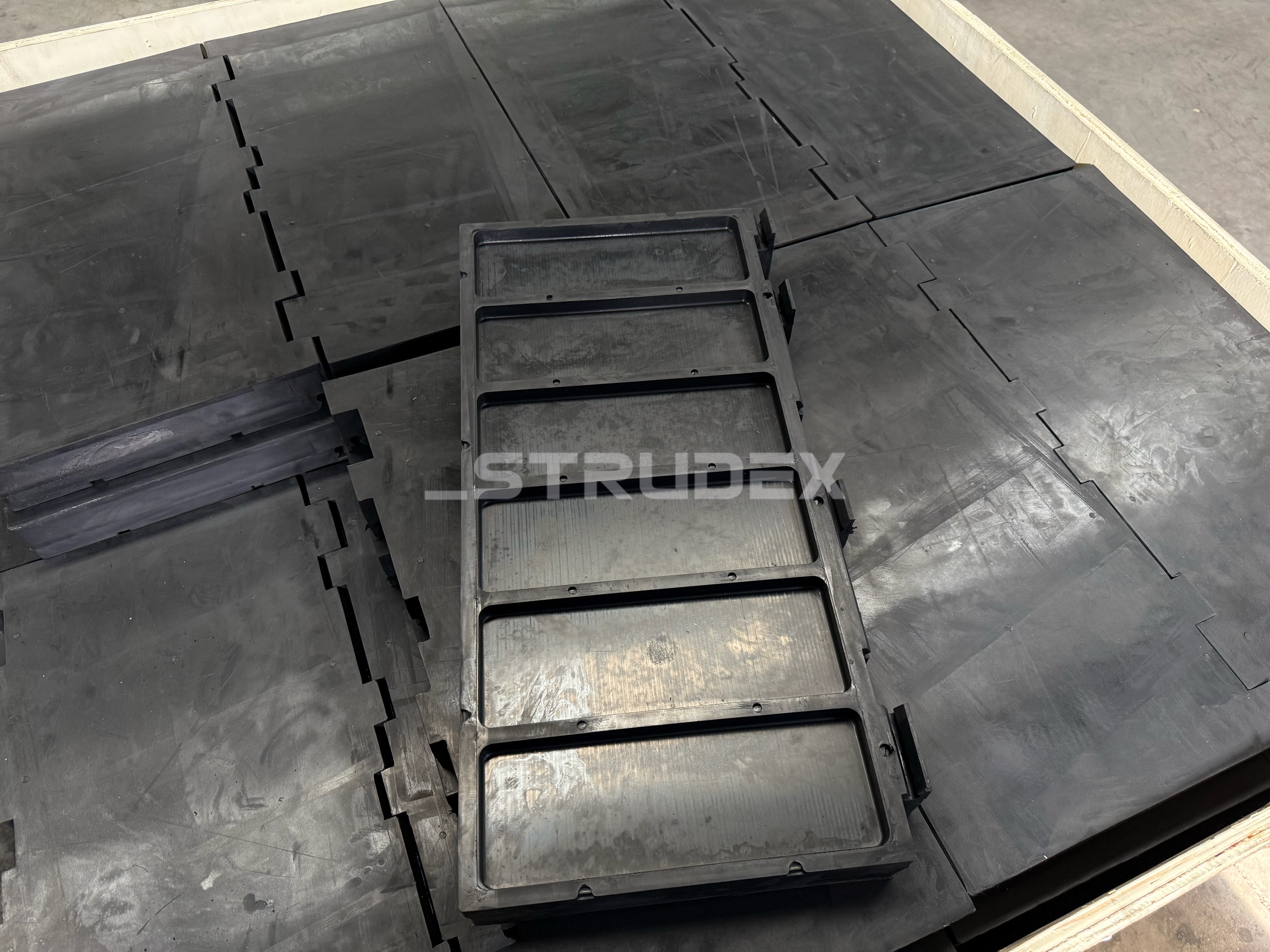 Strudex Rubber Blind Panels: Engineered for Extreme Durability in Screening Operations