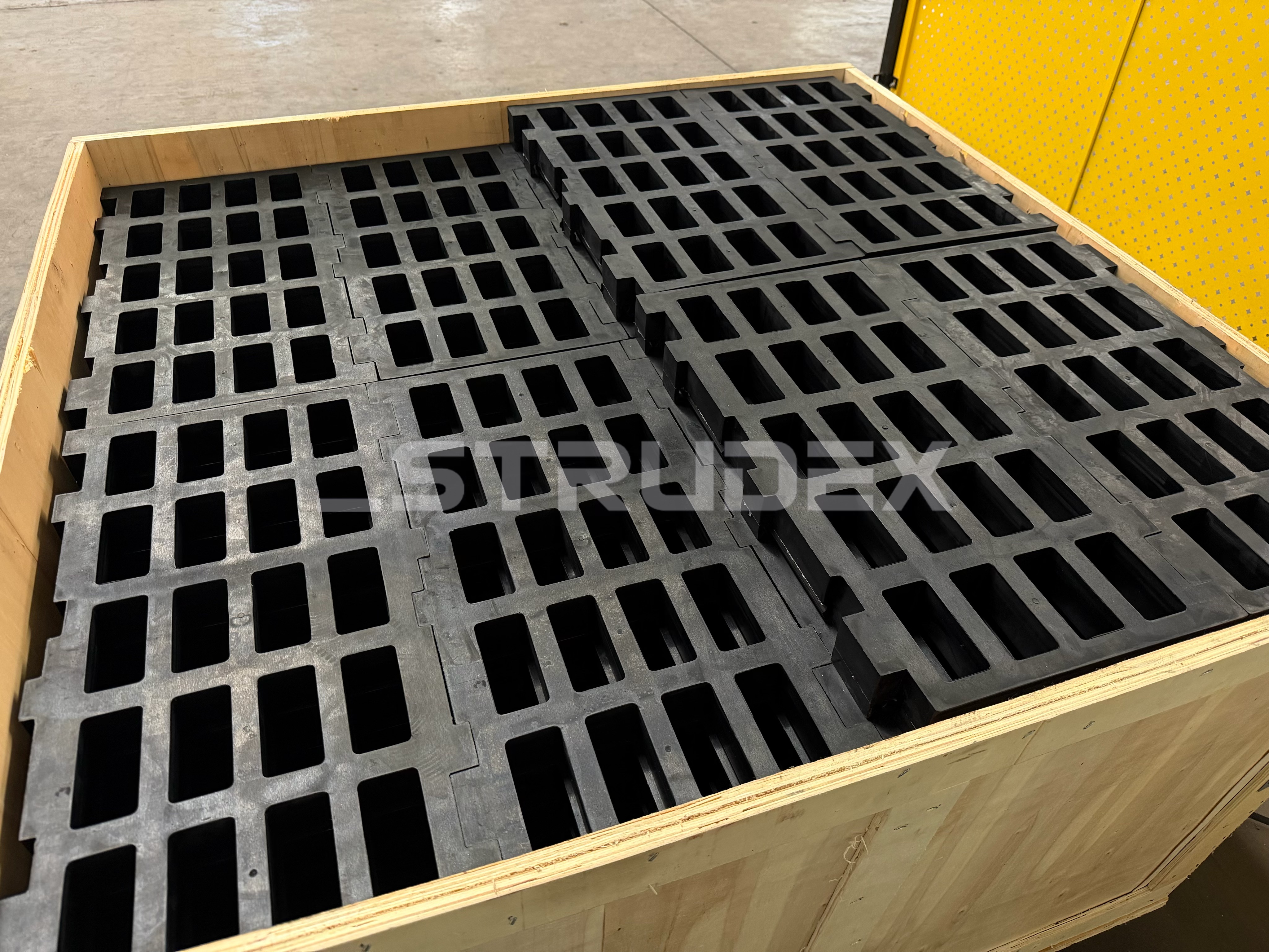 Strudex 45x95mm Snap-On Rubber Screen Panels: Efficiency Redefined