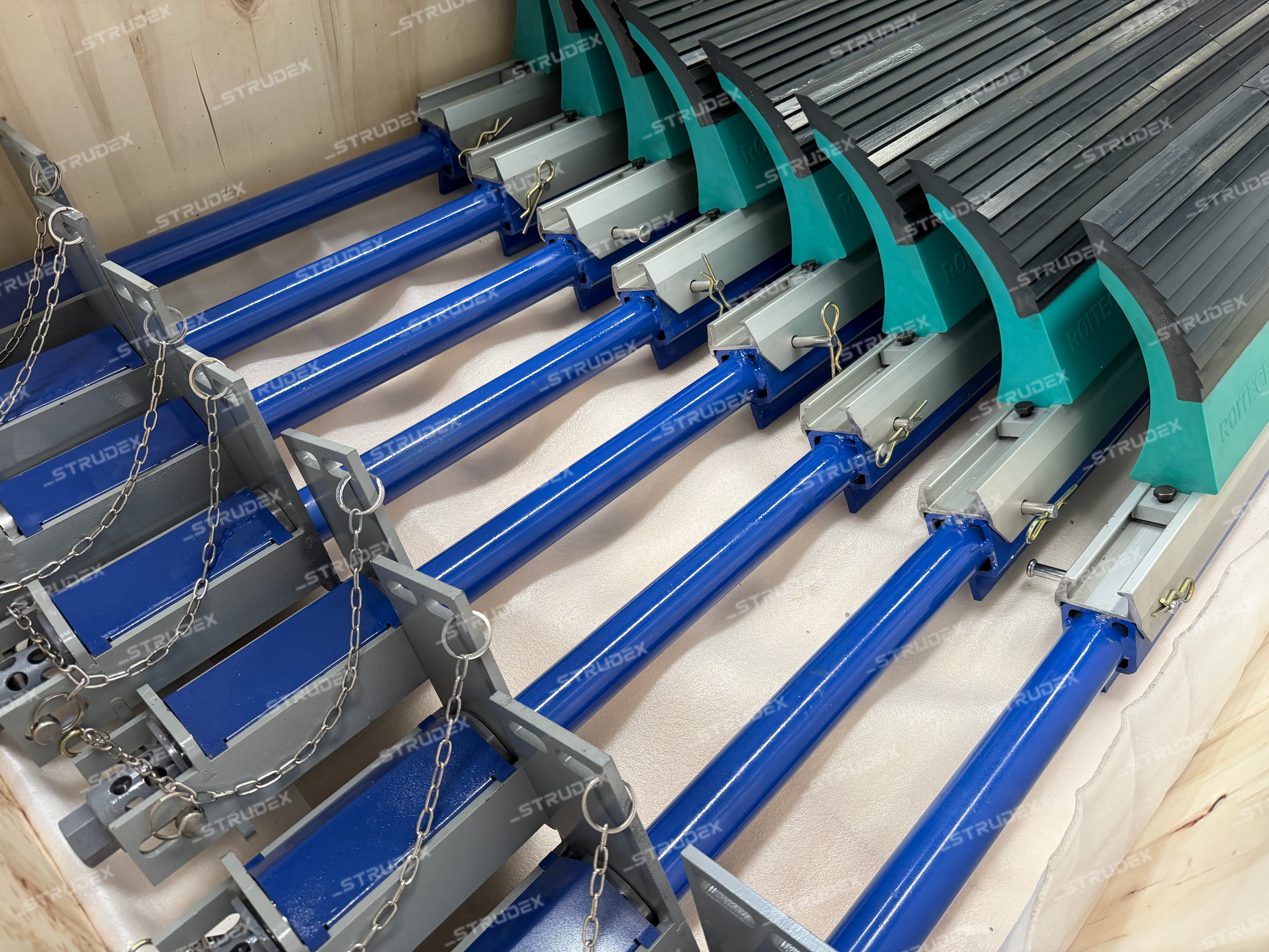 Strudex Dual-Hardness Belt Cleaner: Superior Cleaning for Sticky Material Without Belt Damage